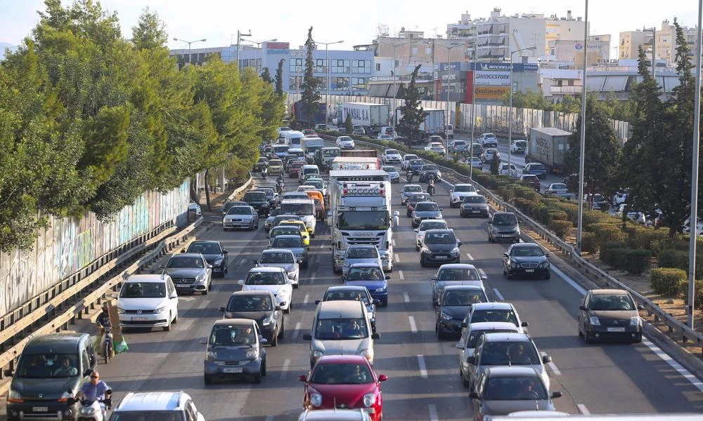 Στο "κόκκινο" η κίνηση σε Κηφισό, Κηφισίας και Αττική Οδό